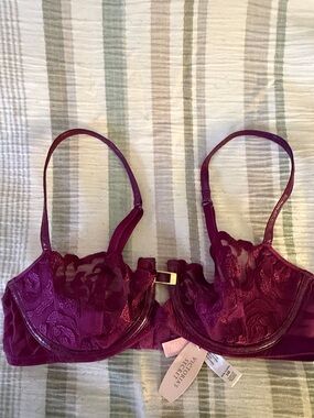 Victoria's Secret Plum Lace Underwire Bra with Front Clasp